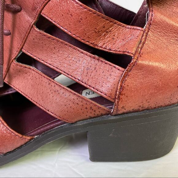 Steve Madden Red Strappy Buckle Leather Bootie Size 7.5 - Picture 11 of 11